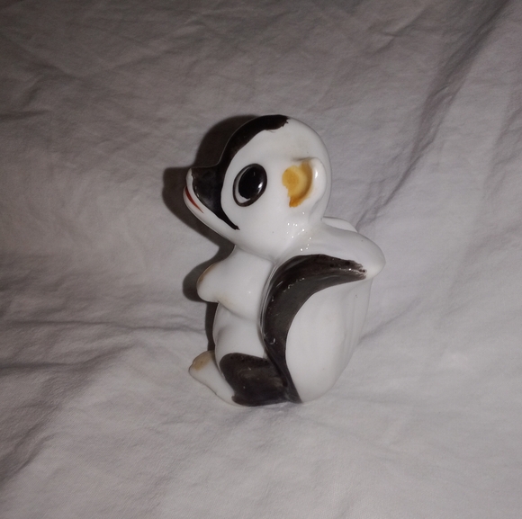 Vintage Skunk Toothpick Holder Made In Japan MCM Mid Century Modern. 3" tall - Picture 2 of 9